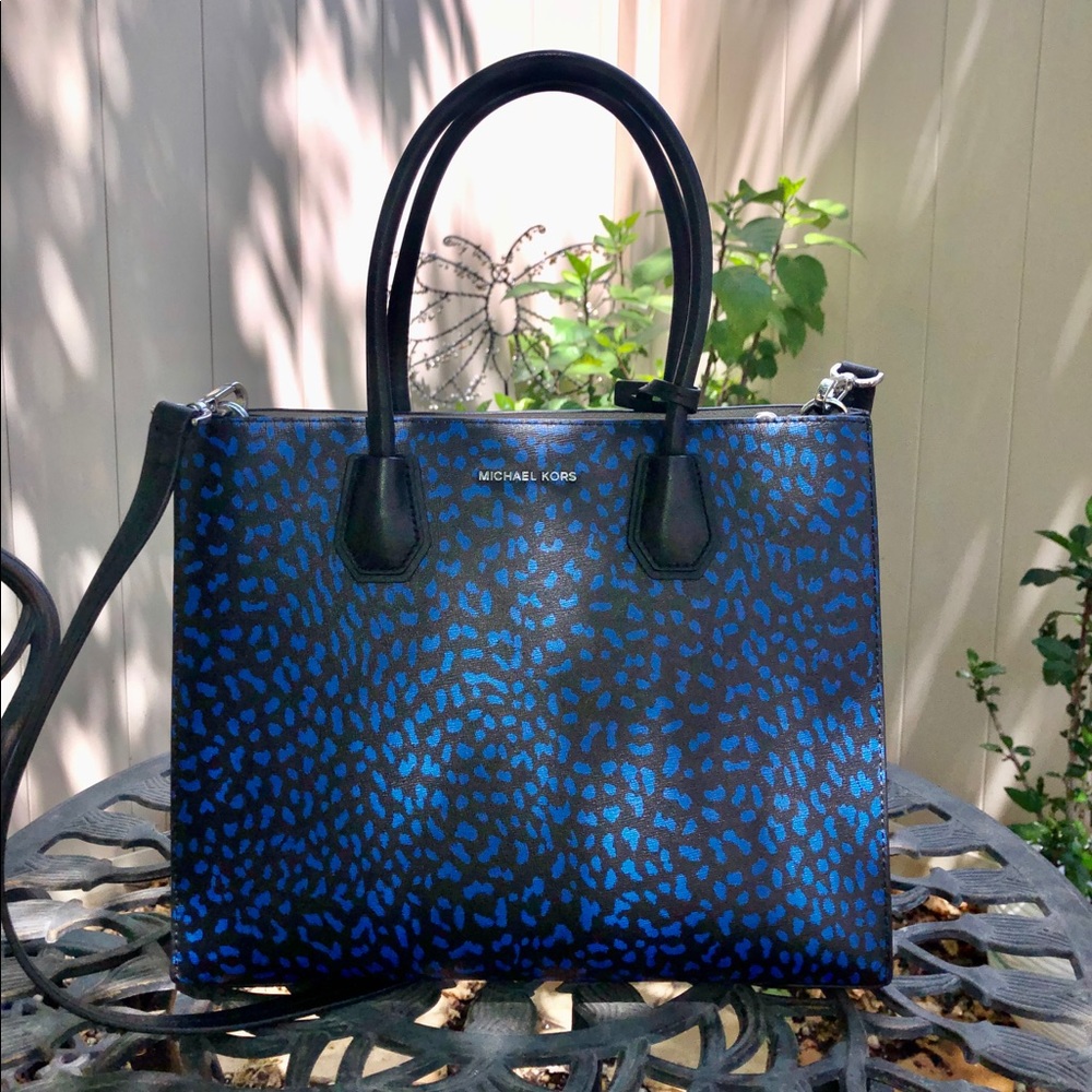 MICHAEL KORS Mercer Black Electric Blue Leopard